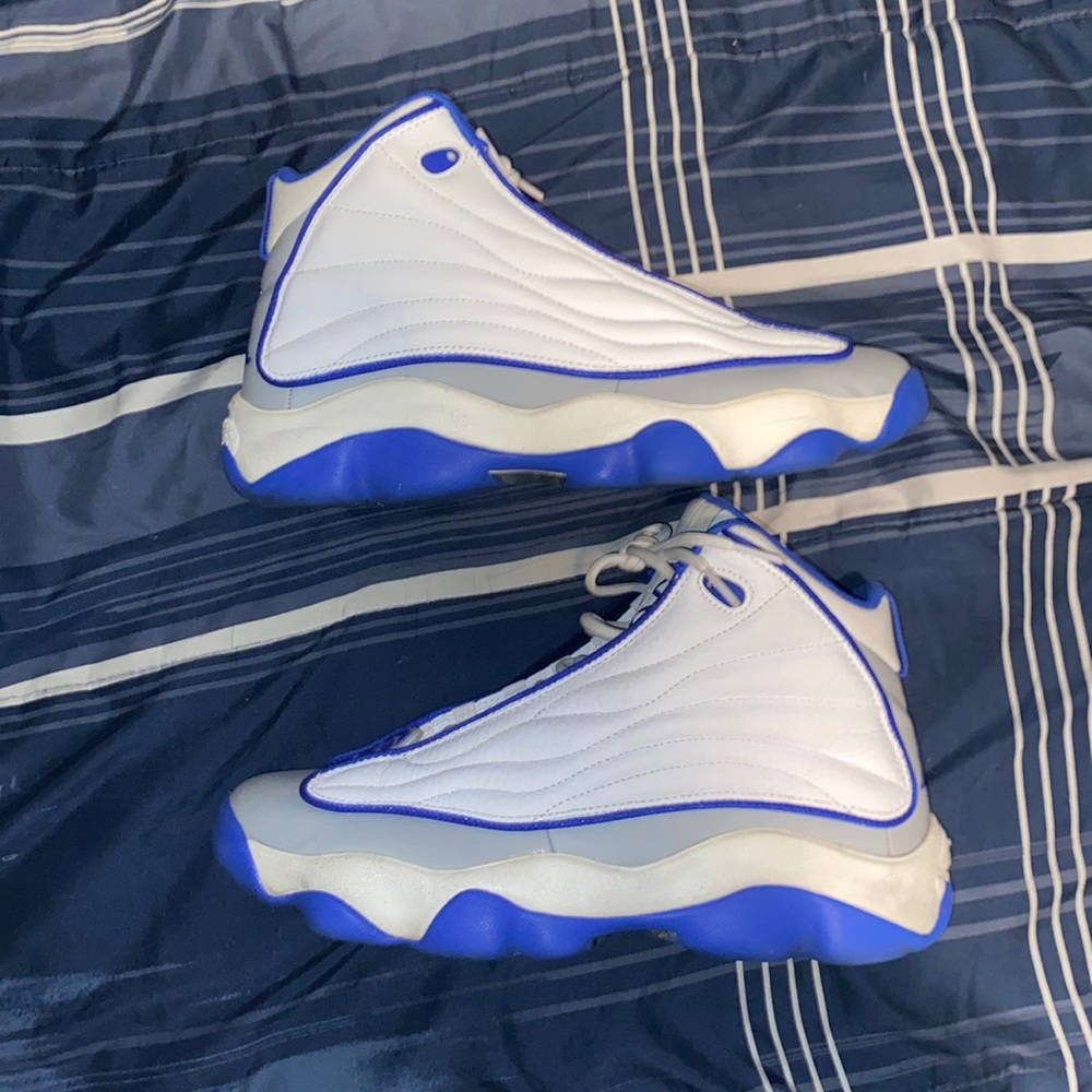Blue and white pro strongs size 9